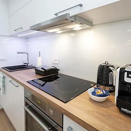 Apartma J.e.z.