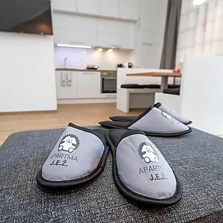 Apartma J.e.z. מלון