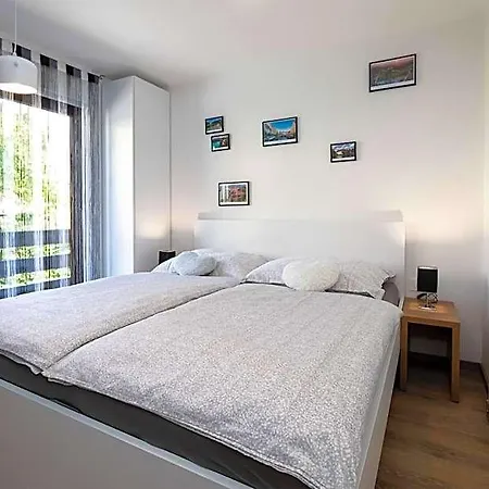 Apartma J.e.z. מלון