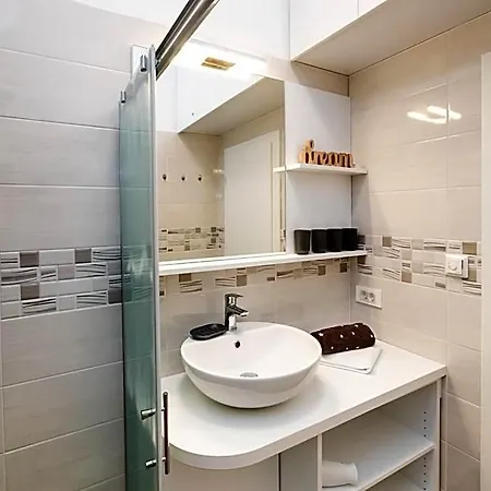 Apartma J.e.z. בוהין